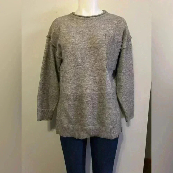 Grey women’s sz M boxy sweater, warm, cozy, see pics - Picture 3 of 8